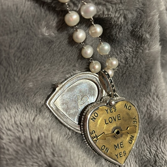 Mars and Valentine Spectacular “Love Meter” Locket-Boutique